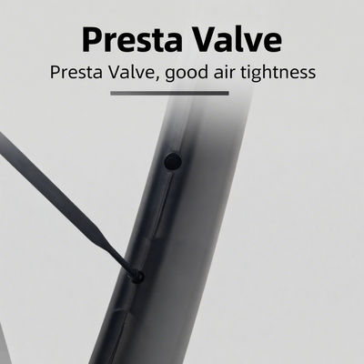 700c carbon fiber wheelset with 5.2mm spokes 120 ring hub and shimano 7-12 speed compatibility