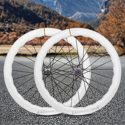 Prezzo buono Ruote per bici da strada in fibra di carbonio 5853mm 700C, 6 artigli, 3 fori per raggi, 24 - 24H in linea